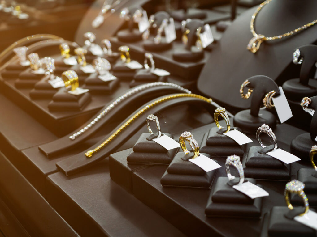 different types of gold jewelry