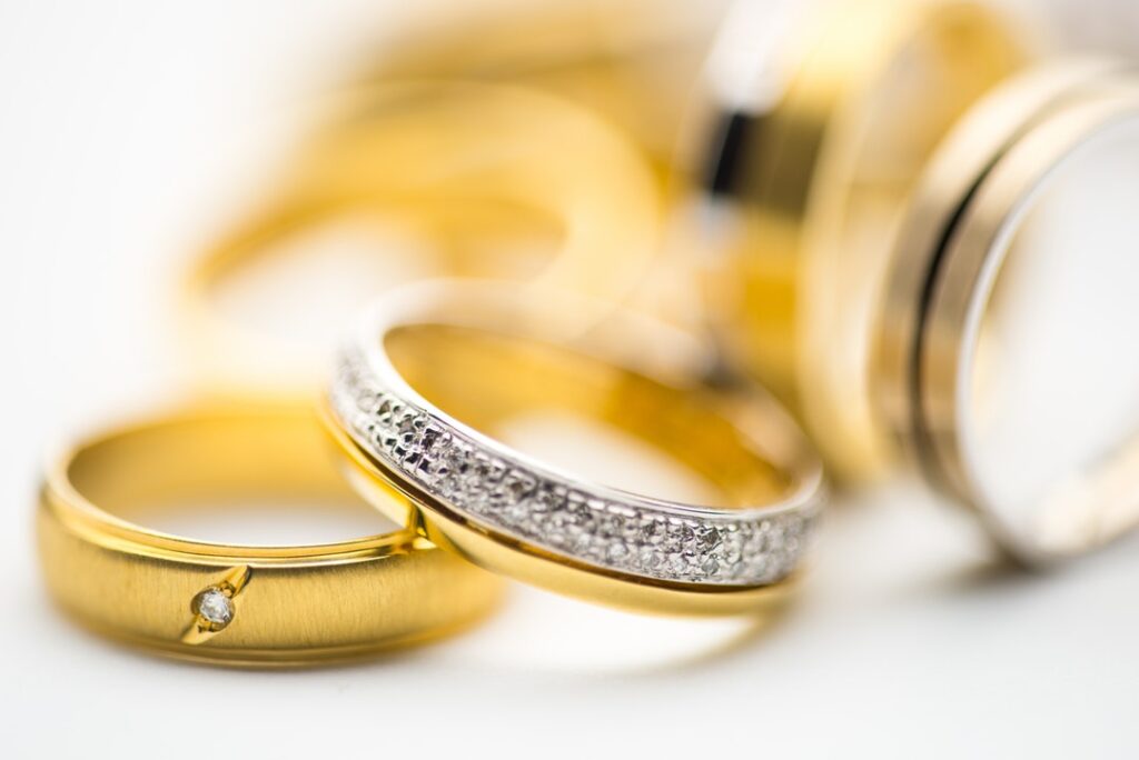 yellow gold jewelry